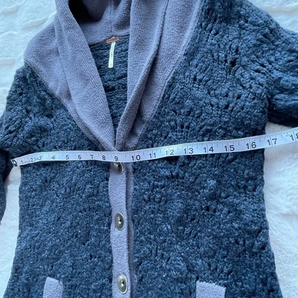 🔥Free People Chunky Knit Two tones Navy & Gray Shawl Neck Cardigan Sweater Sz S - Picture 13 of 16